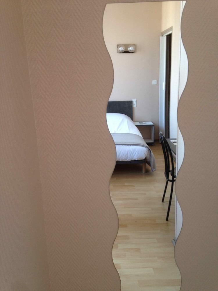 אלבי Hotel Le Rochegude מראה חיצוני תמונה